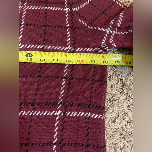 Croft & Barrow Women’s Sweater Window Pane Dark Red Burgundy Size Medium - Picture 5 of 6